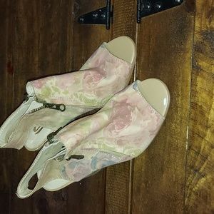 Succasunna vintage floral sandal